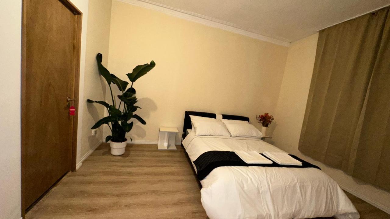 North London A Spacious 7 Bedroom House Accommodating Up To 18 People Complete With Own Gym And Table Tennis Londres Exterior foto