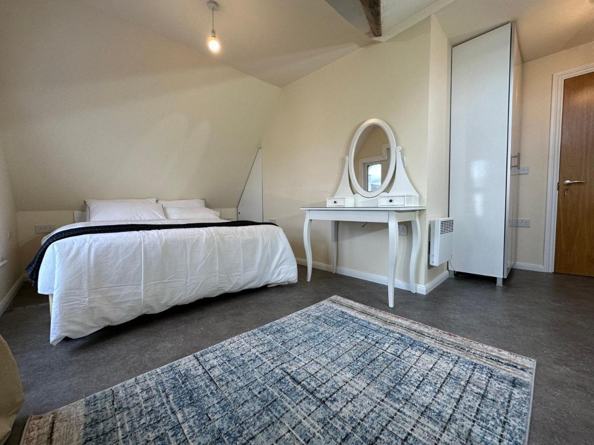 North London A Spacious 7 Bedroom House Accommodating Up To 18 People Complete With Own Gym And Table Tennis Londres Exterior foto