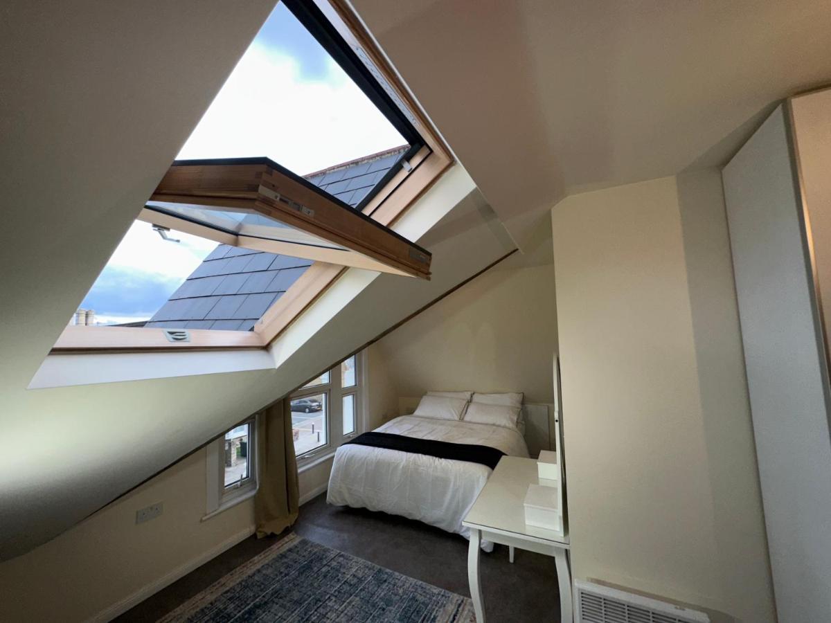 North London A Spacious 7 Bedroom House Accommodating Up To 18 People Complete With Own Gym And Table Tennis Londres Exterior foto