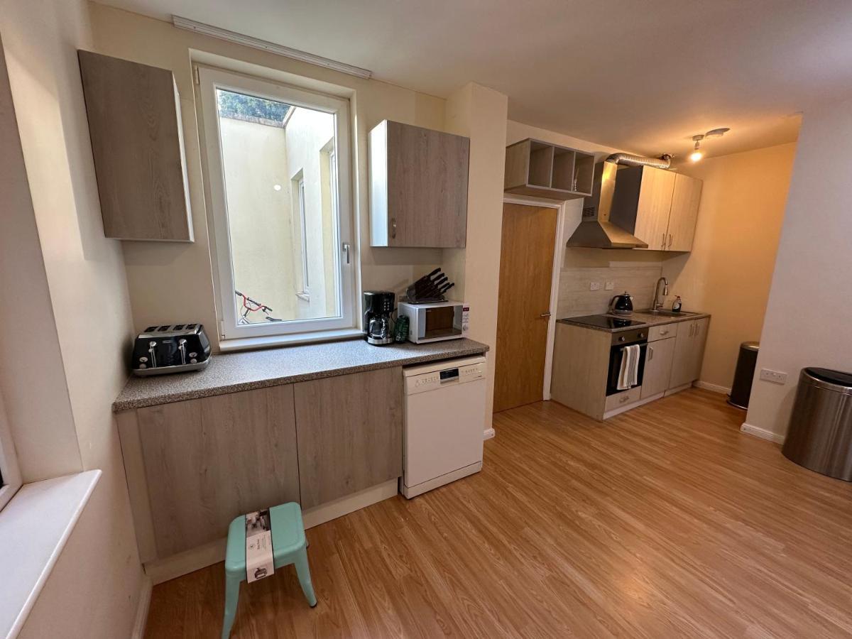 North London A Spacious 7 Bedroom House Accommodating Up To 18 People Complete With Own Gym And Table Tennis Londres Exterior foto
